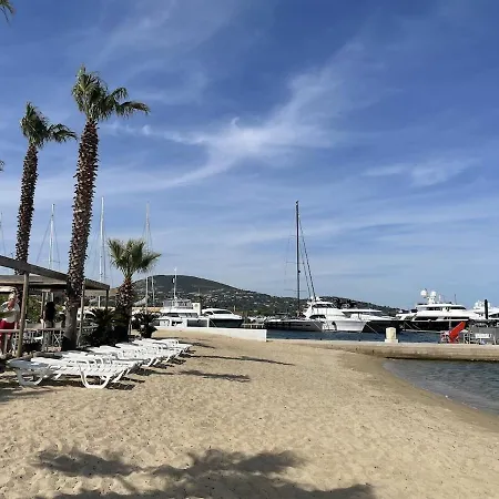 Port Vue Canal ,piscine Grimaud