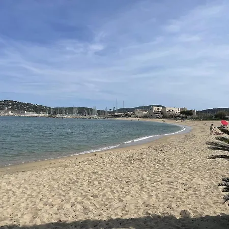 Port Vue Canal ,piscine